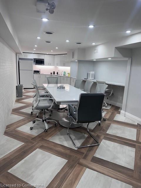 541 Queen Street E Property Photo 16