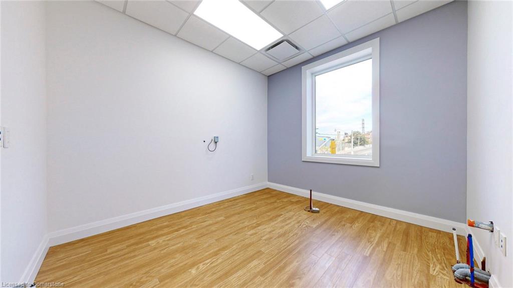 541 Queen Street E Property Photo 28