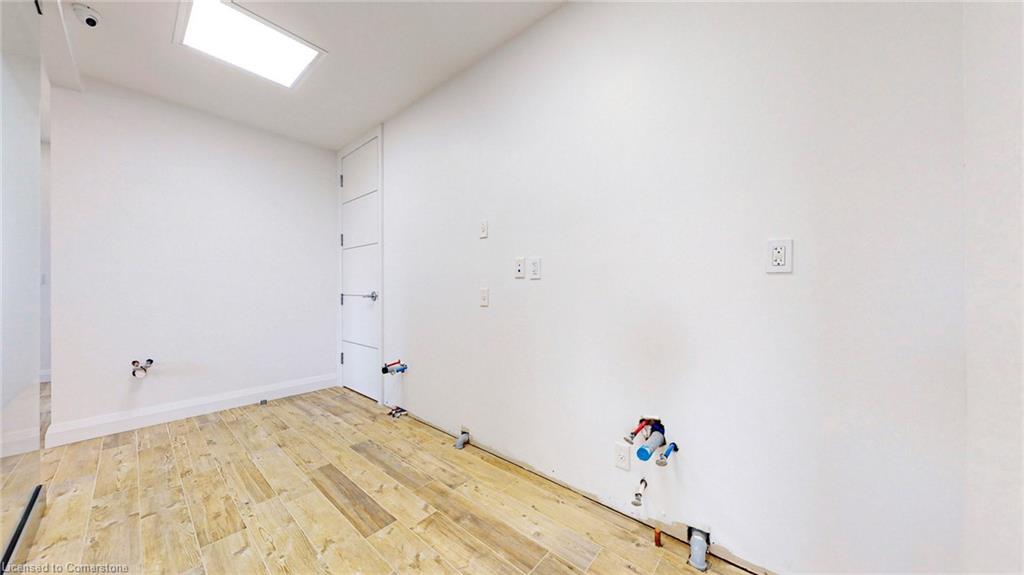 541 Queen Street E Property Photo 32