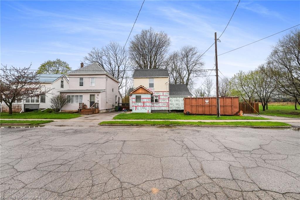 94 Hiawatha Street Property Photo