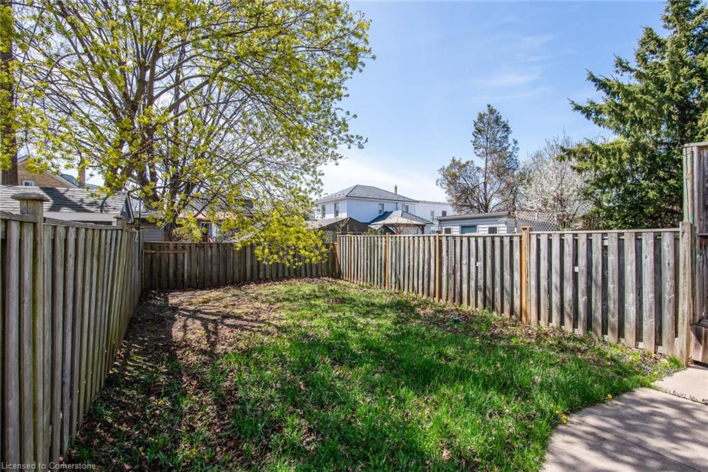 76 Bond Street Property Photo 5
