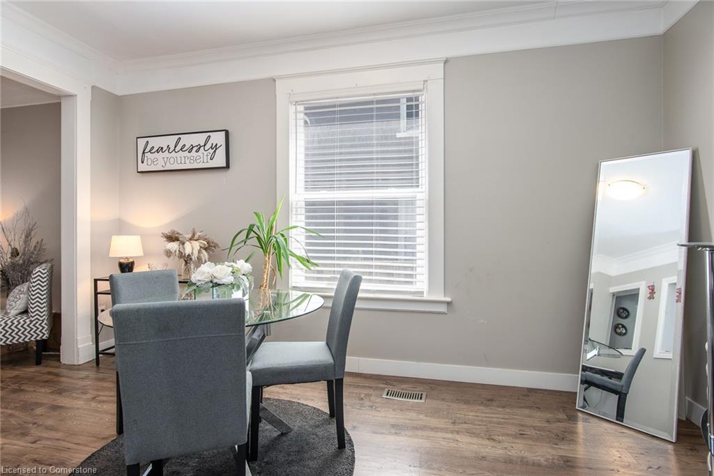 76 Bond Street Property Photo 15