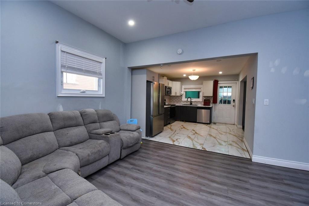 111 Mary Street Property Photo 5