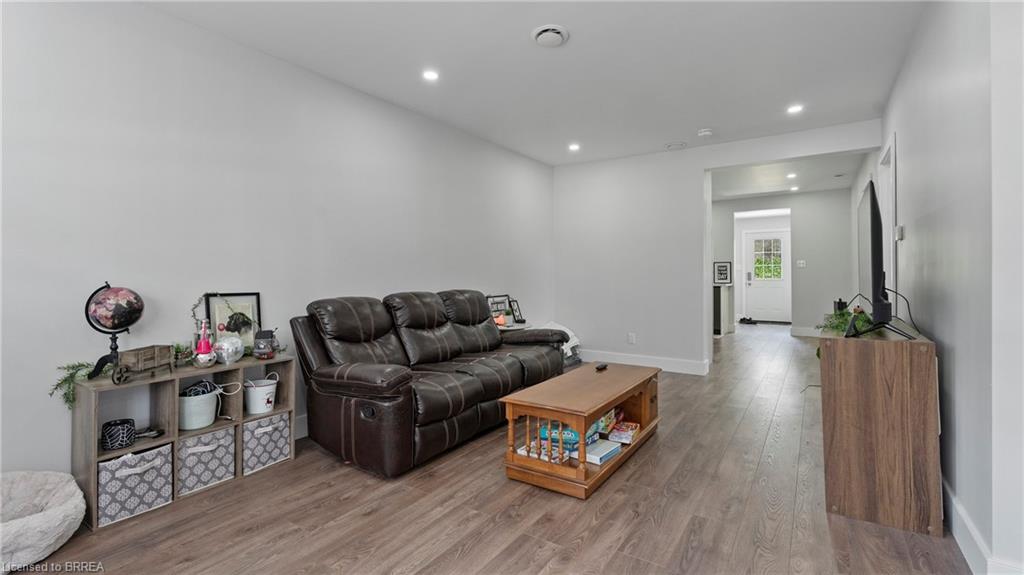1639 Vittoria Road Property Photo 11