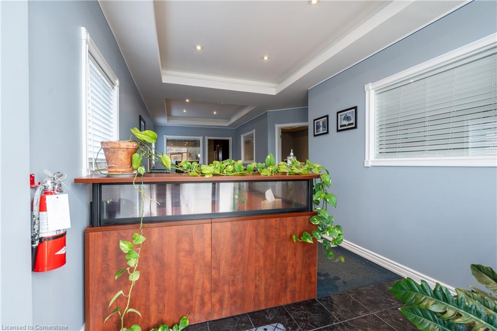 188 Parkdale Avenue N Property Photo 4