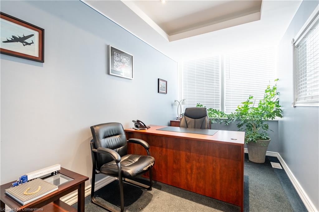 188 Parkdale Avenue N Property Photo 8