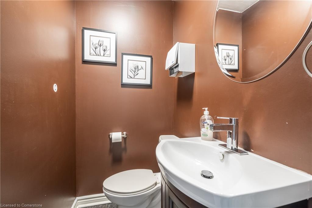 188 Parkdale Avenue N Property Photo 14
