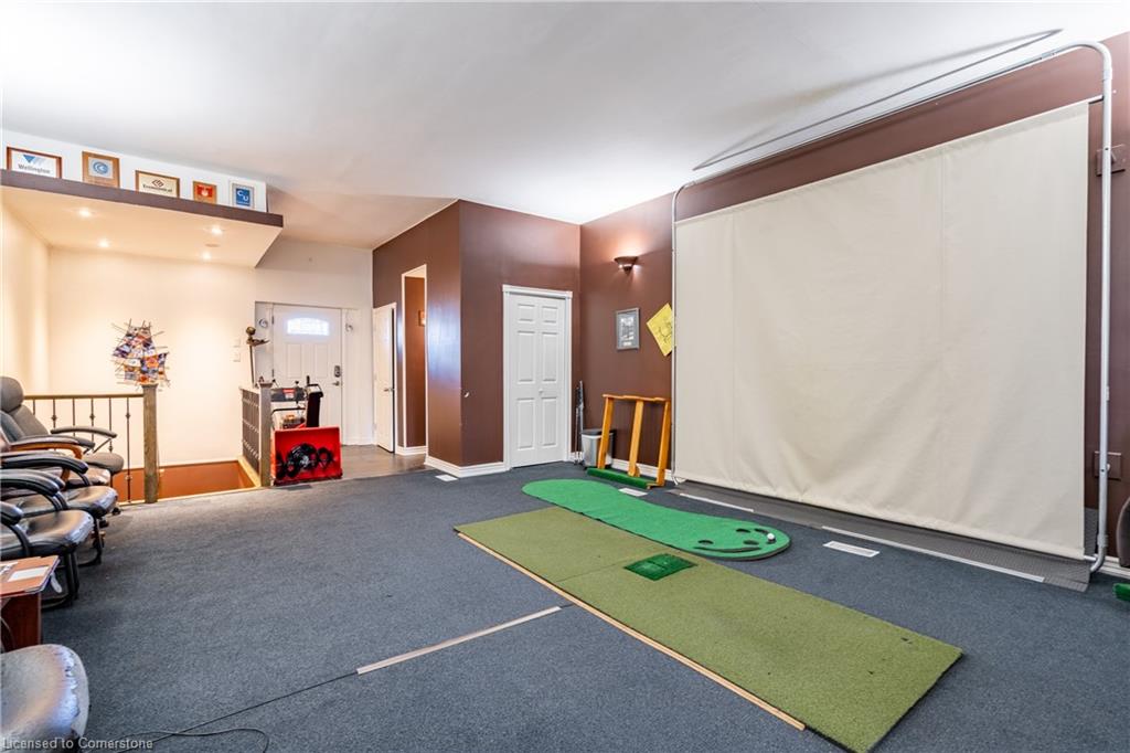 188 Parkdale Avenue N Property Photo 15