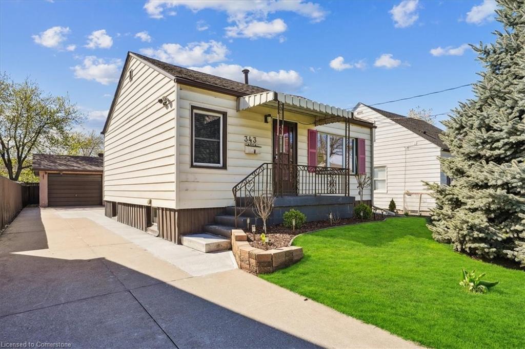 343 Weir Street N Property Photo 1