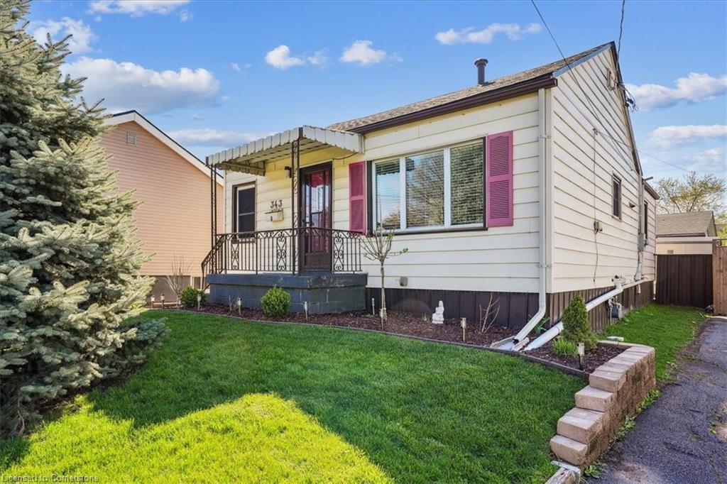 343 Weir Street N Property Photo 2