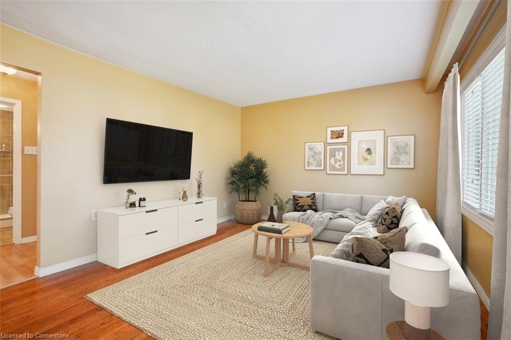 343 Weir Street N Property Photo 3