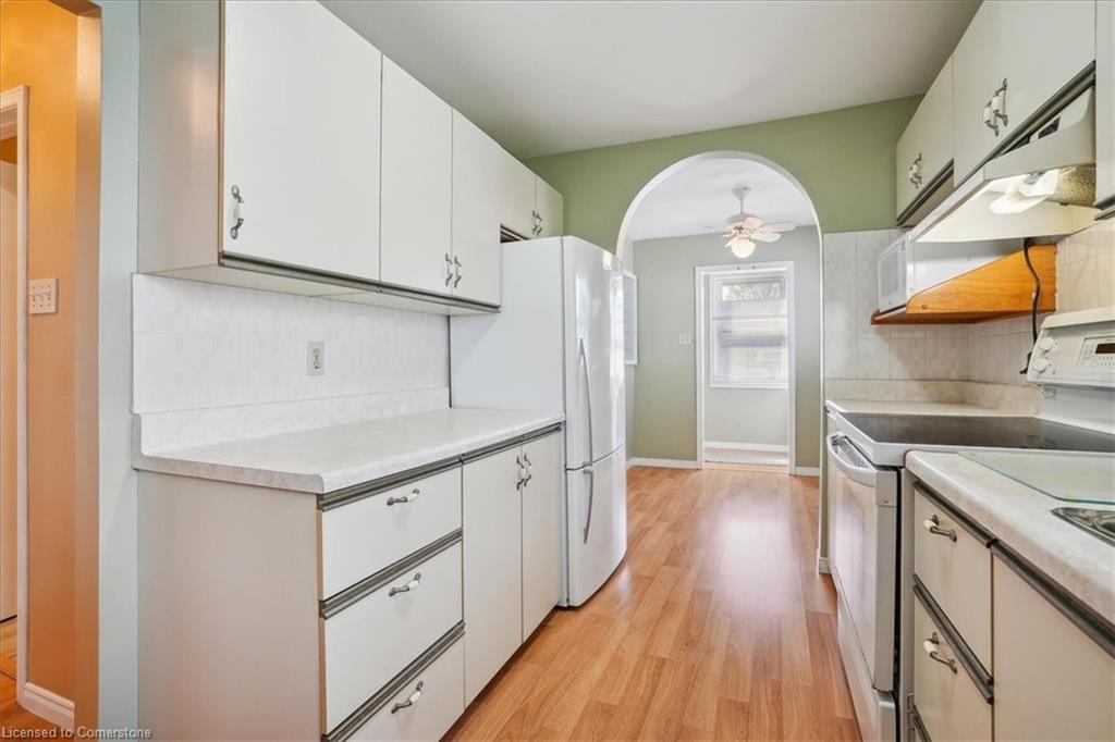 343 Weir Street N Property Photo 10