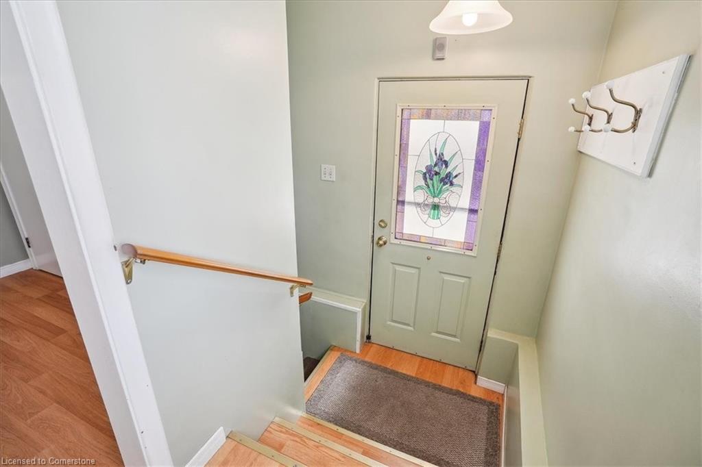 343 Weir Street N Property Photo 14