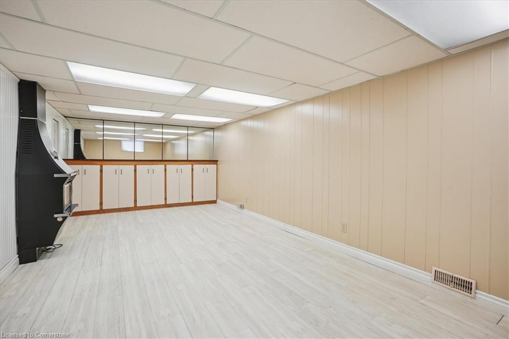 343 Weir Street N Property Photo 16