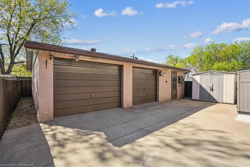 343 Weir Street N Property Photo 21