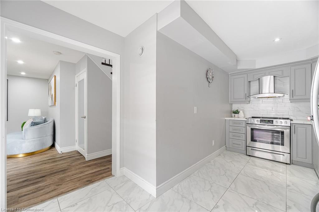 34 Chipmunk Crescent Property Photo 6