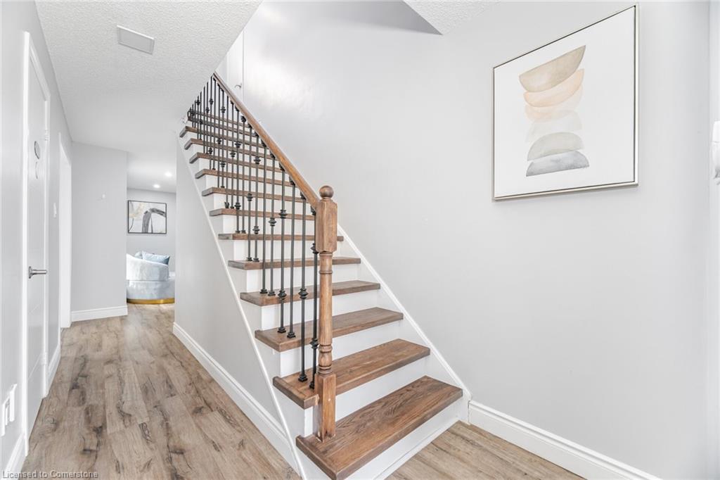 34 Chipmunk Crescent Property Photo 15