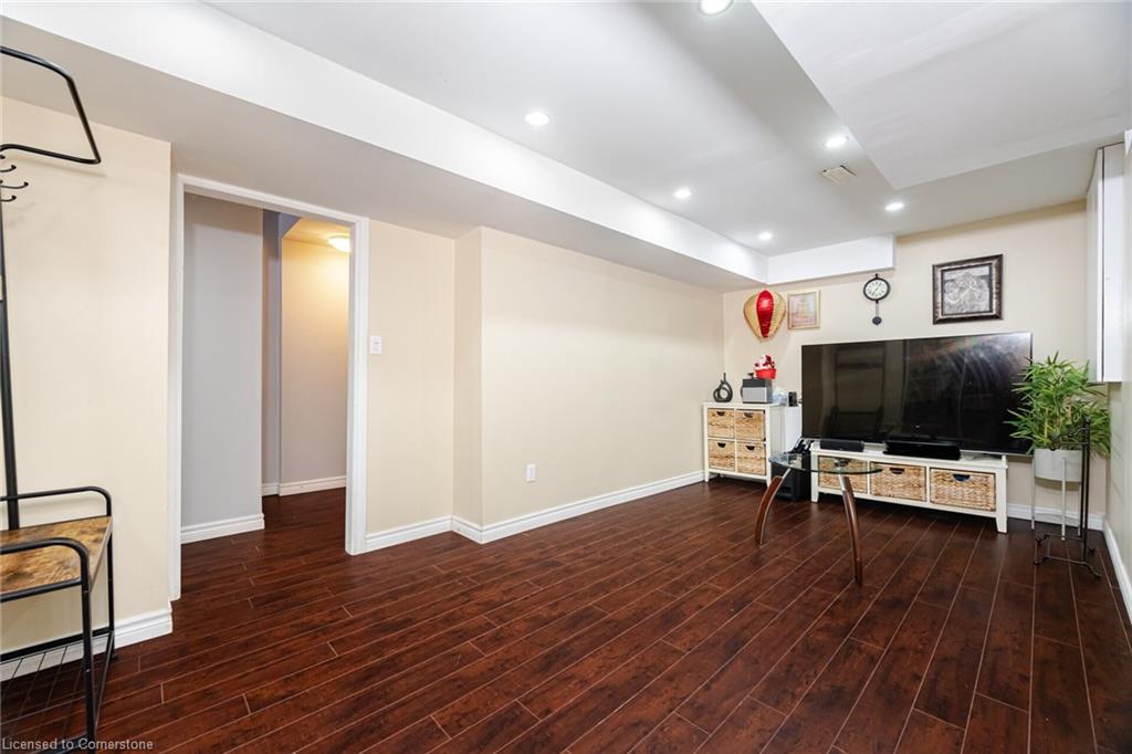 34 Chipmunk Crescent Property Photo 35