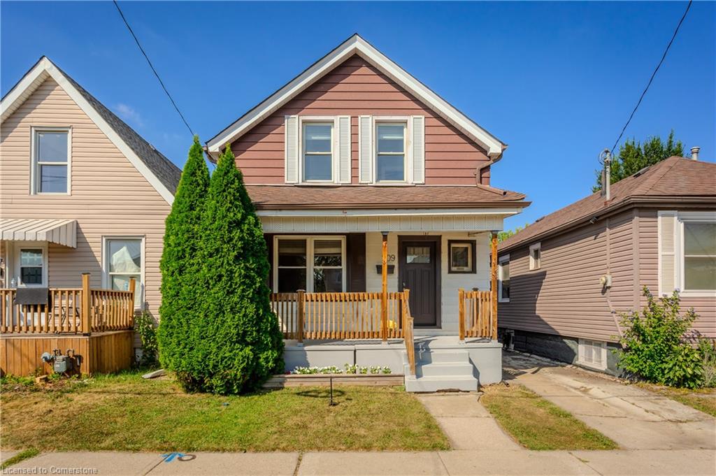 209 Weir Street N Property Photo 1
