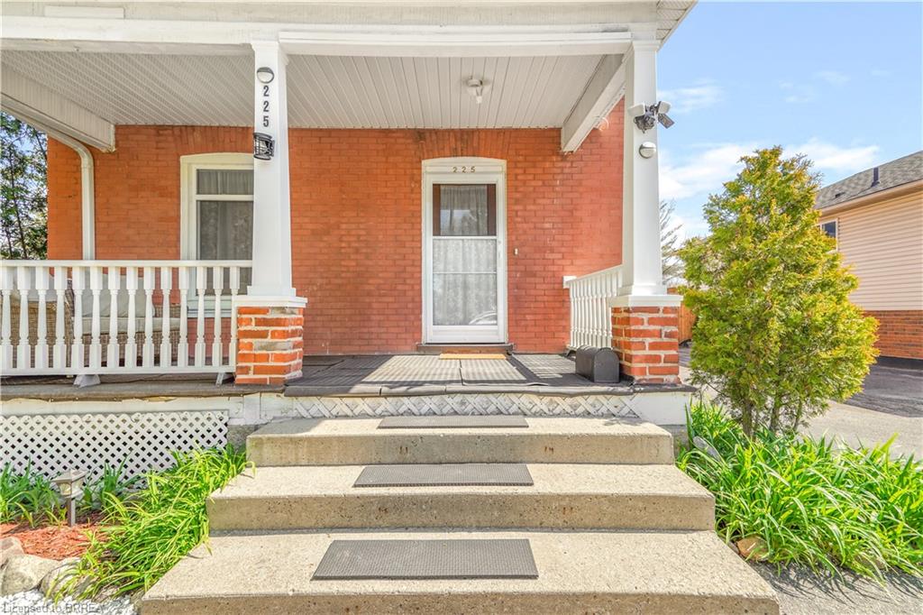 225 Charing Cross Street Property Photo 4
