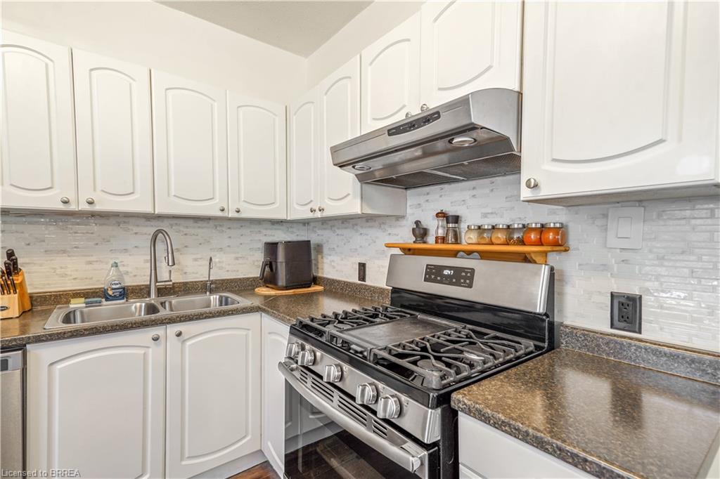 225 Charing Cross Street Property Photo 13