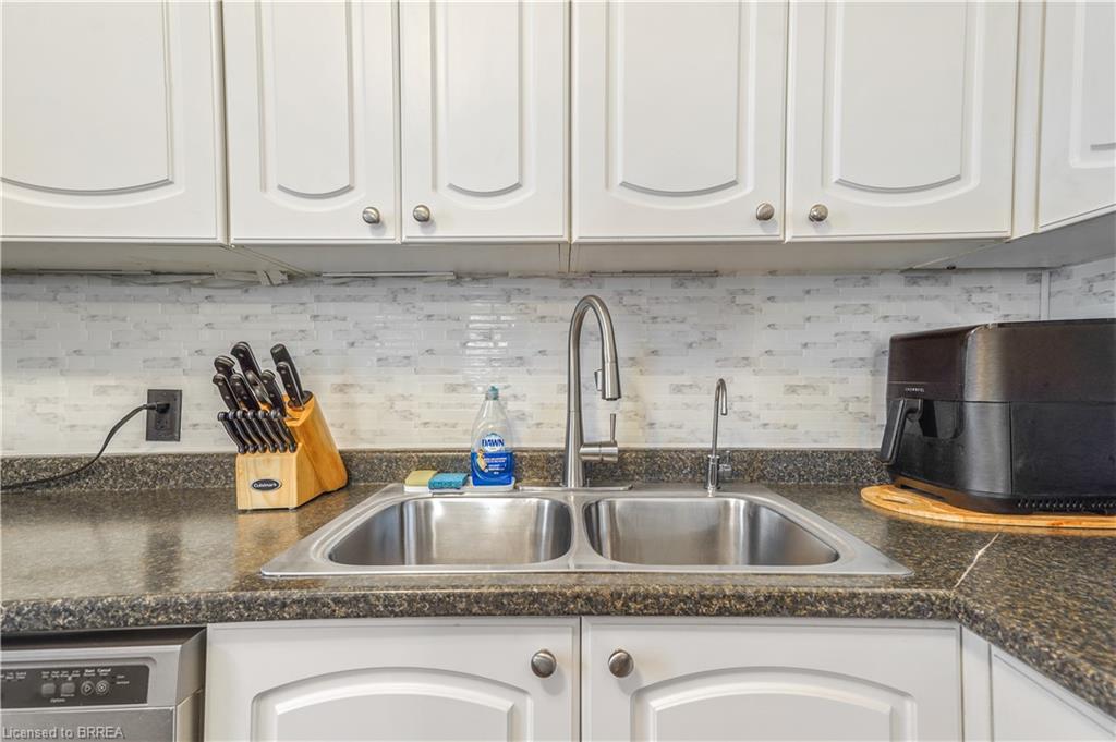 225 Charing Cross Street Property Photo 14