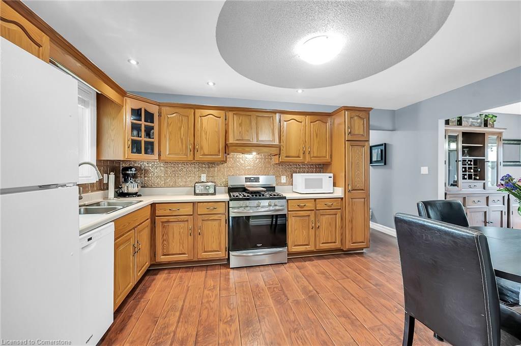 136 Secord Street Property Photo 4
