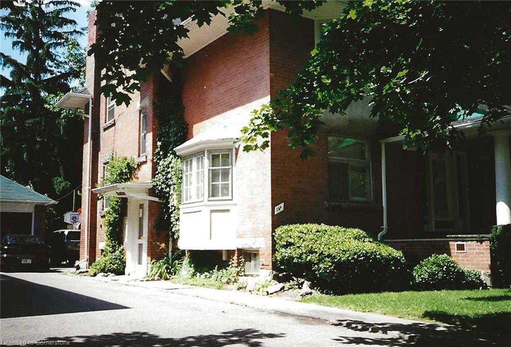 16 Wellington Street E Property Photo