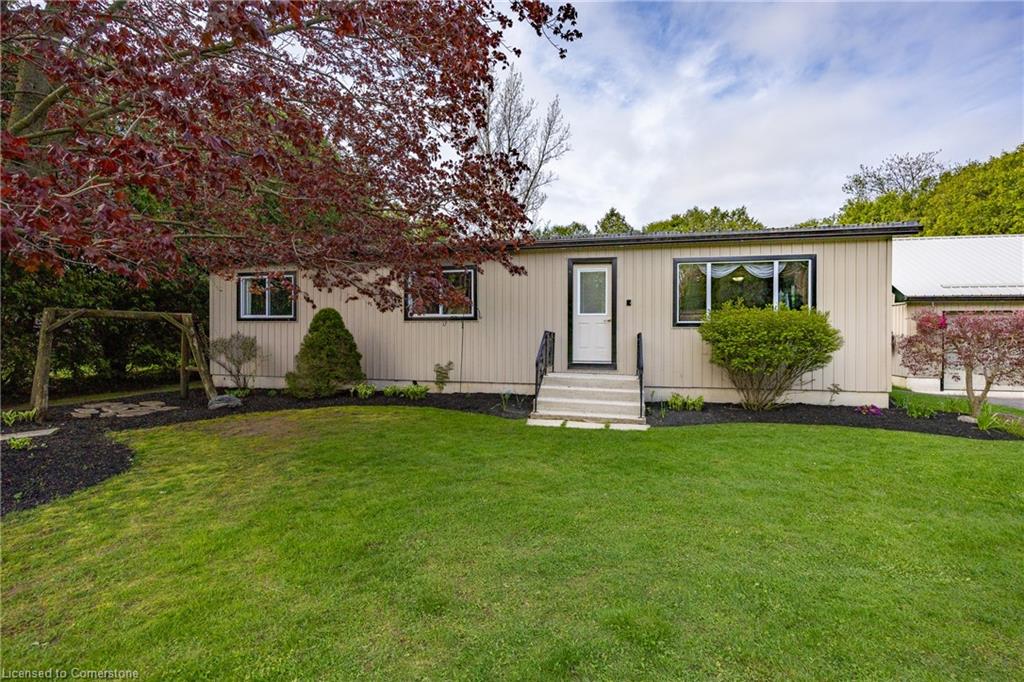 53905 John Street Property Photo 2