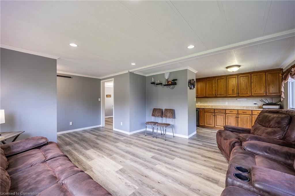 53905 John Street Property Photo 14