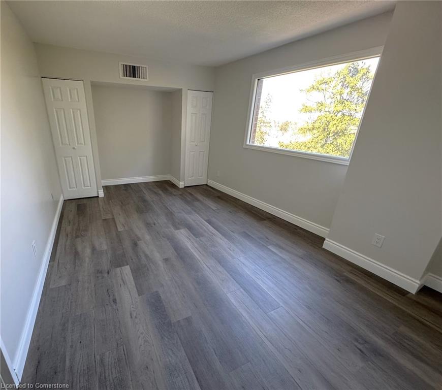 508-260 Sheldon Avenue N Property Photo 11