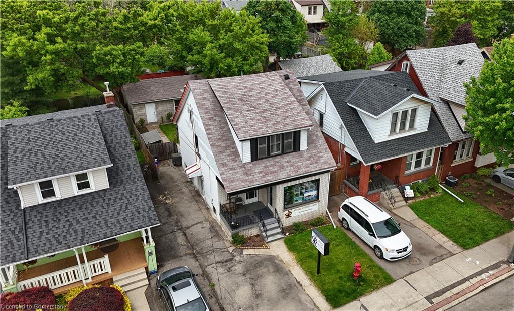 95 Ottawa Street N Property Photo 1