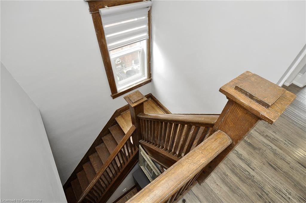 95 Ottawa Street N Property Photo 16