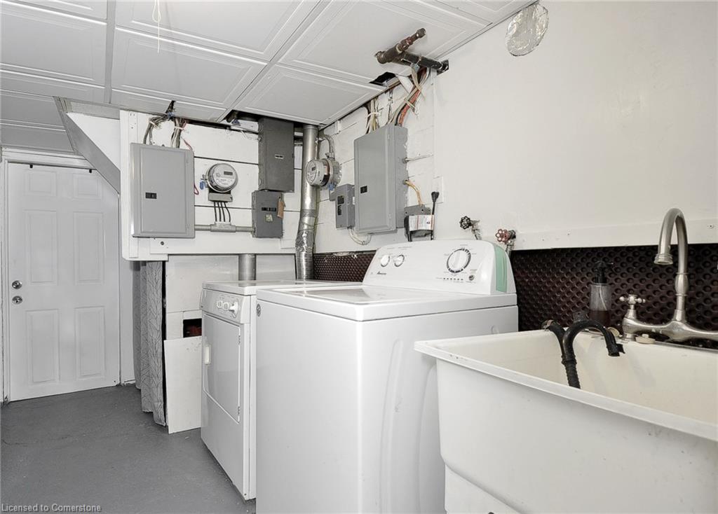 95 Ottawa Street N Property Photo 28