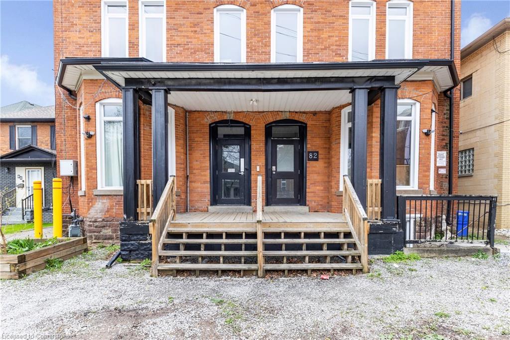 10-82 Welland Avenue Property Photo 3