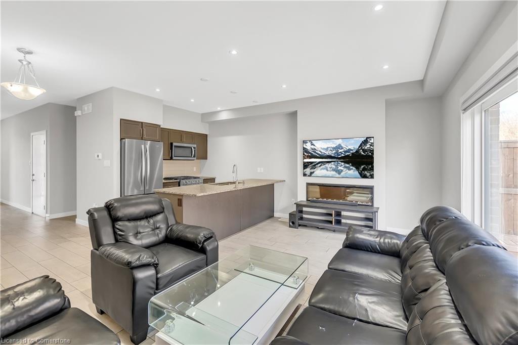 940 Robert Ferrie Drive Property Photo 8