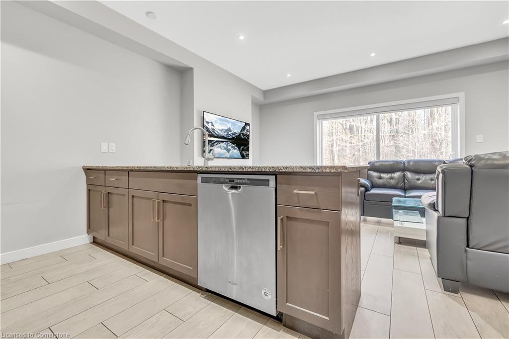 940 Robert Ferrie Drive Property Photo 12
