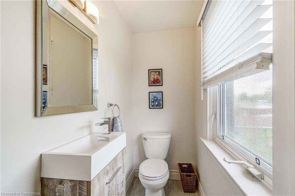 183 Nash Road N Property Photo 24