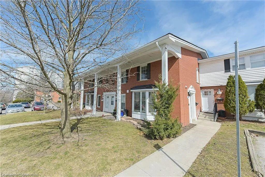 66 Arbour Glen Crescent Property Photo