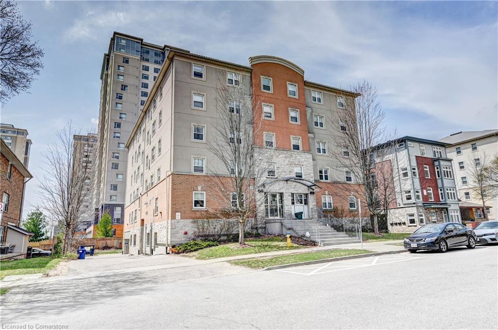 504-261 Lester Street Property Photo 1