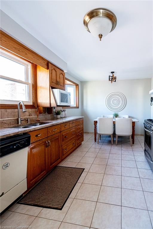 16 Billington Crescent Property Photo 16