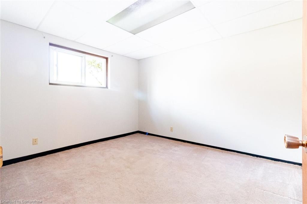 16 Billington Crescent Property Photo 37