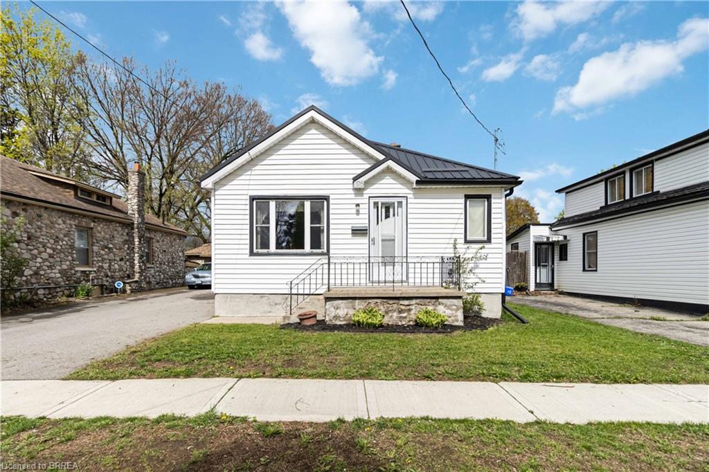 198 Grand Street Property Photo