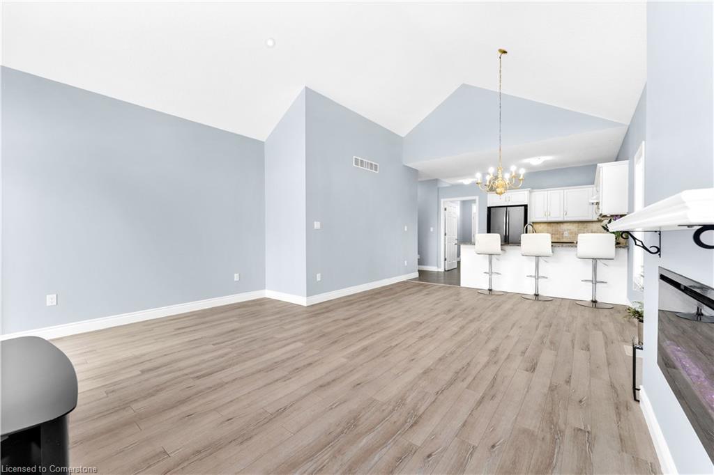 724 Garden Court Crescent Property Photo 14