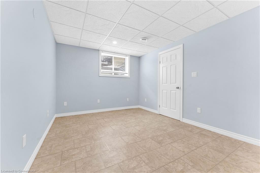 724 Garden Court Crescent Property Photo 15