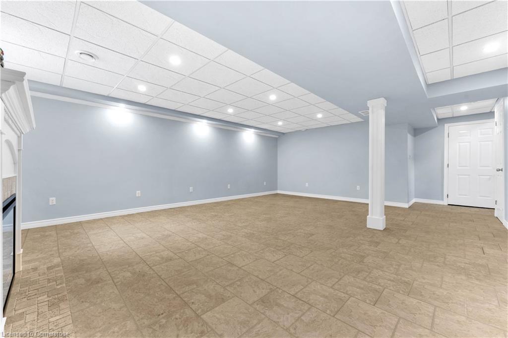 724 Garden Court Crescent Property Photo 17