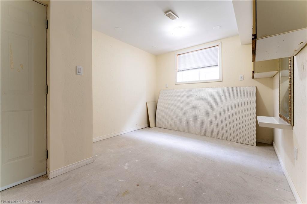 724 Garden Court Crescent Property Photo 19