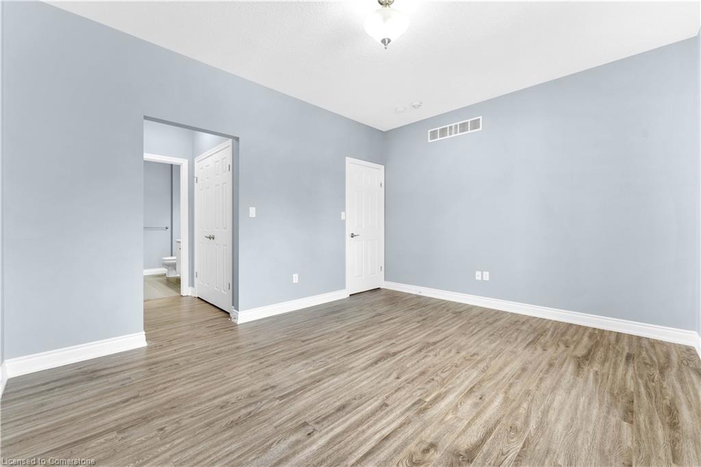 724 Garden Court Crescent Property Photo 21