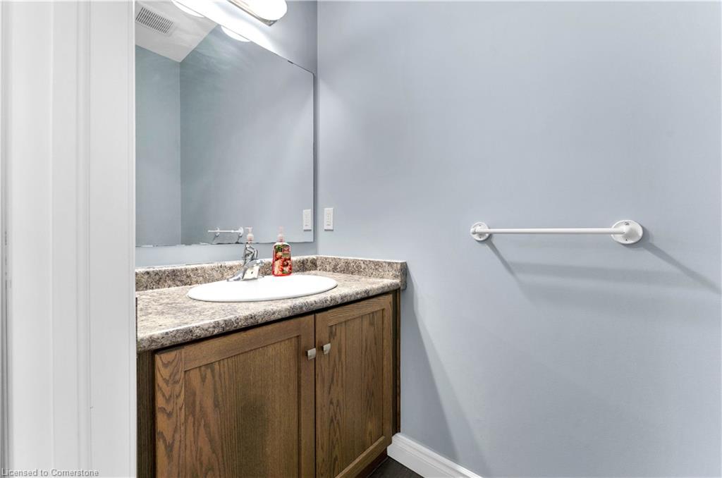 724 Garden Court Crescent Property Photo 28