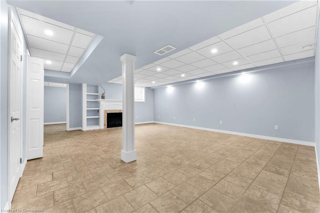 724 Garden Court Crescent Property Photo 30